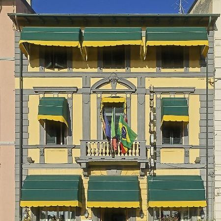 فياريجيو Hotel Bahia المظهر الخارجي الصورة